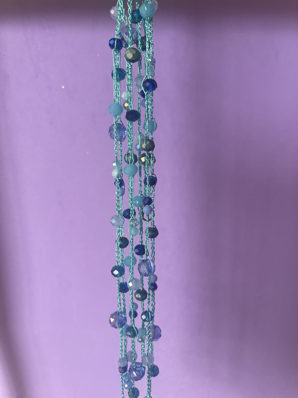 Collar azul y turquesa, hecho a mano por Martuki Crochet