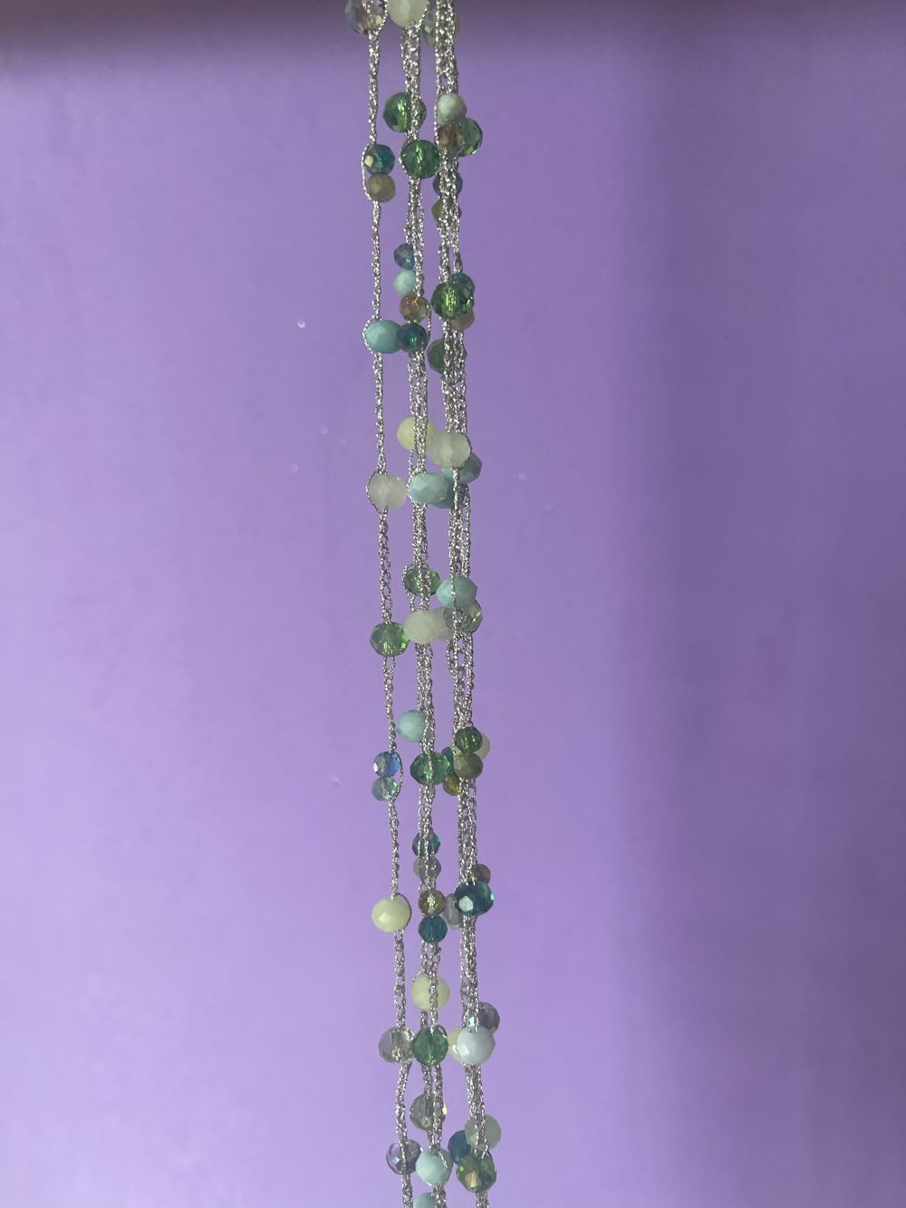Collar verde y plata, hecho a mano por Martuki Crochet
