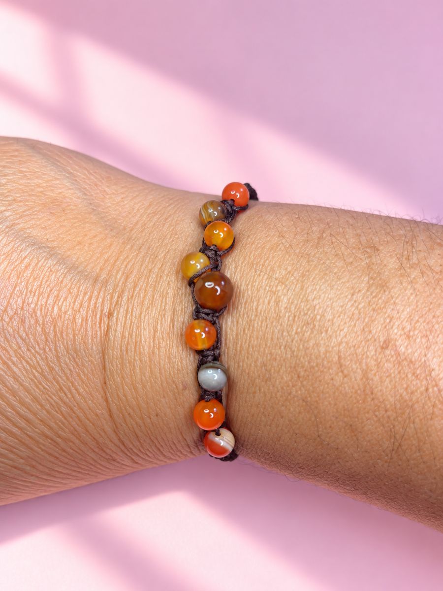 Pulsera de macramé, ágata naranja, hecho a mano por Martuki Crochet