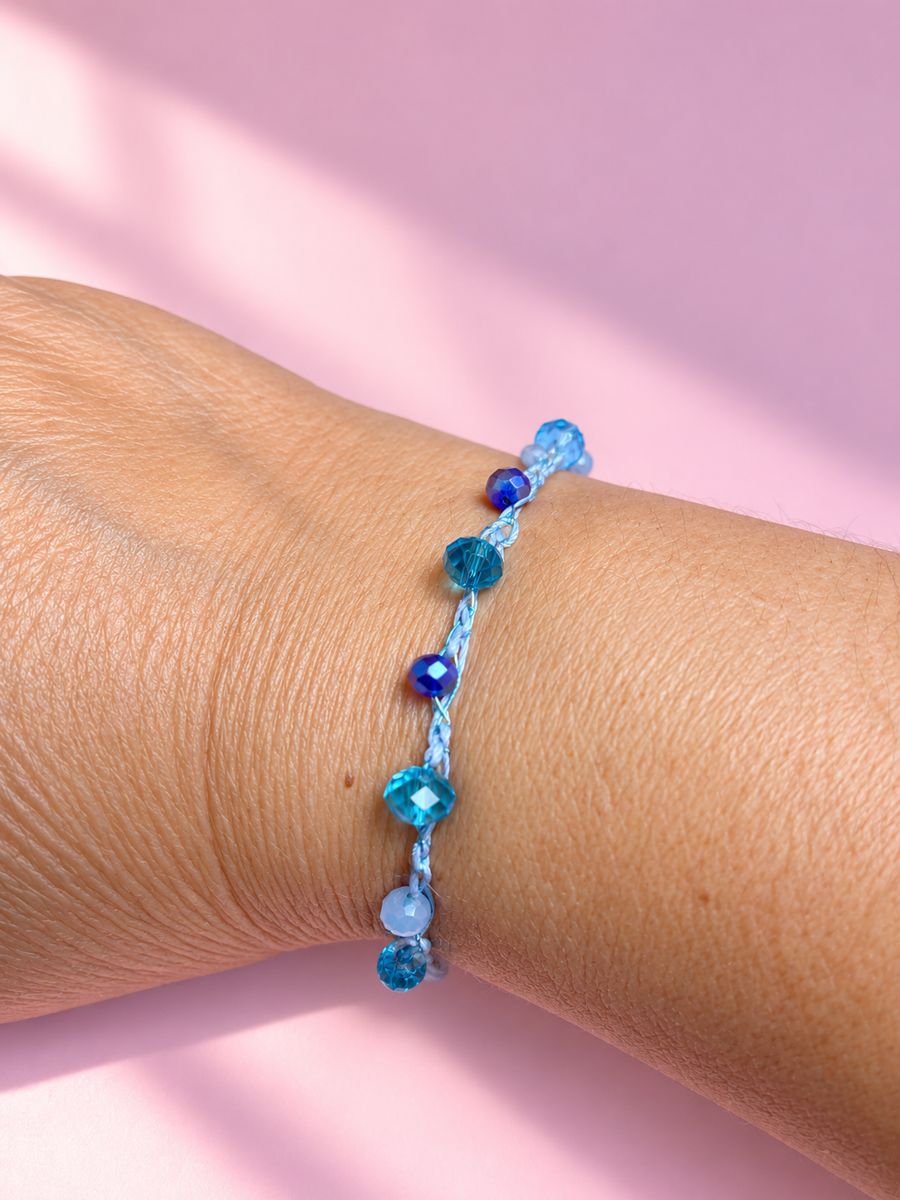 Pulsera azul cielo, hecho a mano por Martuki Crochet
