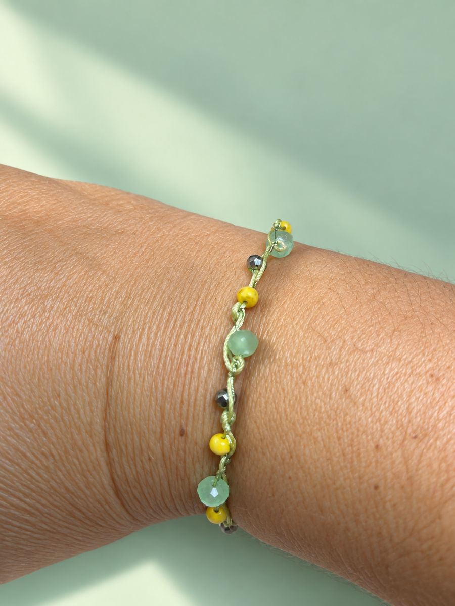 Pulsera verde lima y amarillo, hecho a mano por Martuki Crochet